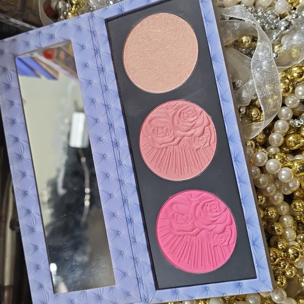 Pat McGrath Blush & Glow Trio Love at First Blush from the Bridgerton Collection